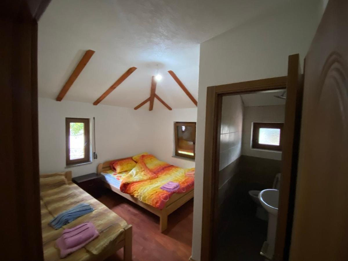 Hotel Shpija E Gjyshit Vuthaj Gusinje Zewnętrze zdjęcie